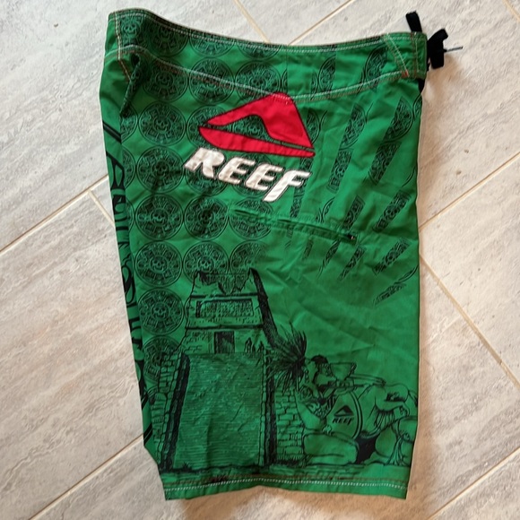 Reef Men’s Swimtrunks - Picture 3 of 3